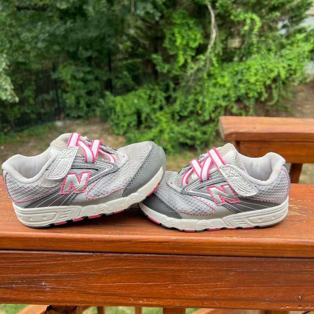 New Balance 687 Youth 10 Silver Gray Pink Easy On Sneakers